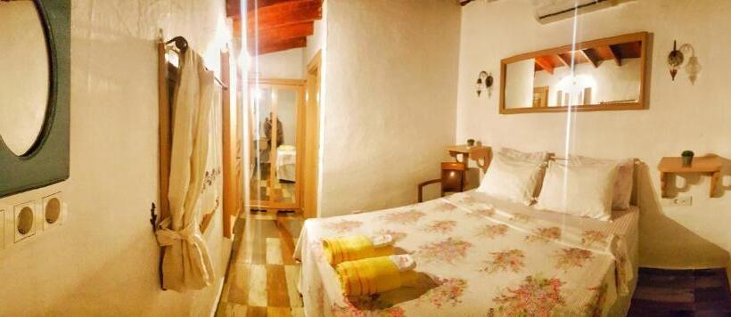 Quarto Estandar, Lilyum Alaçatı   Taş Ev