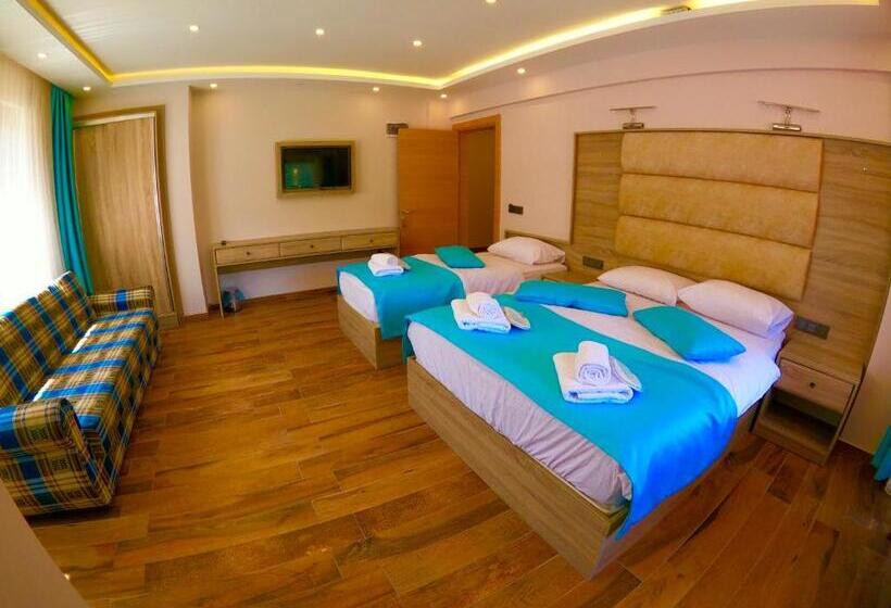 패밀리 룸, Danis Motel