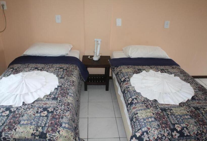 اتاق استاندارد چهار تخته, Bombinhas Palace