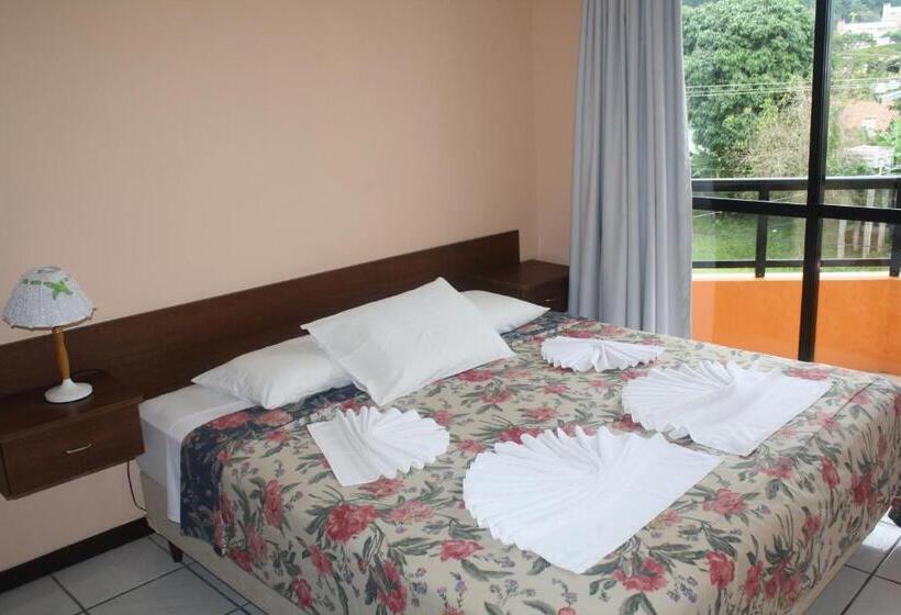 اتاق استاندارد چهار تخته, Bombinhas Palace