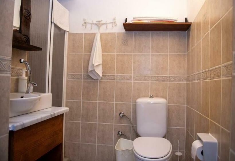 اتاق استاندارد سه تخته با چشم‌انداز باغ, Aral Tatil Ciftligi