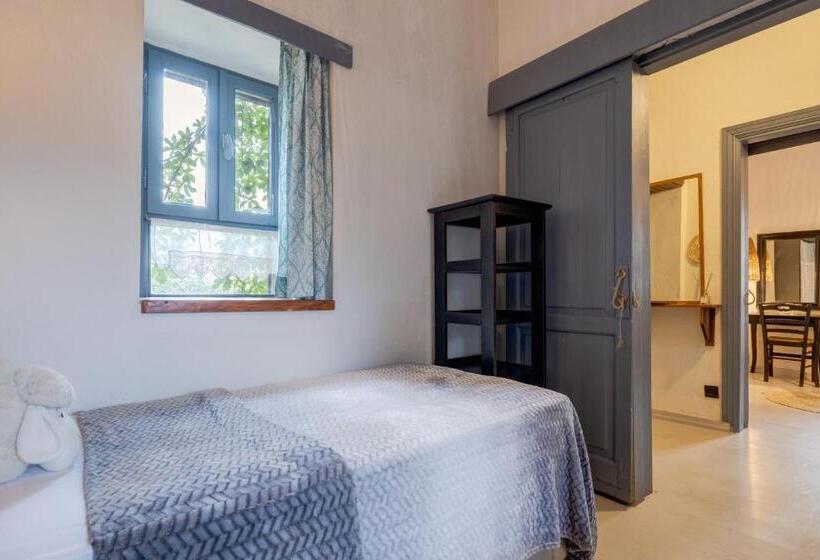 اتاق خانوادگی, Aral Tatil Ciftligi