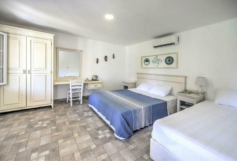 Номер Стандарт Трехместный, Kefi Beach & Suites