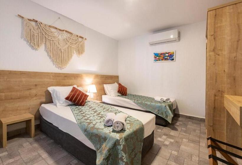 Семейный Номер Совместный Санузел, Kefi Beach & Suites