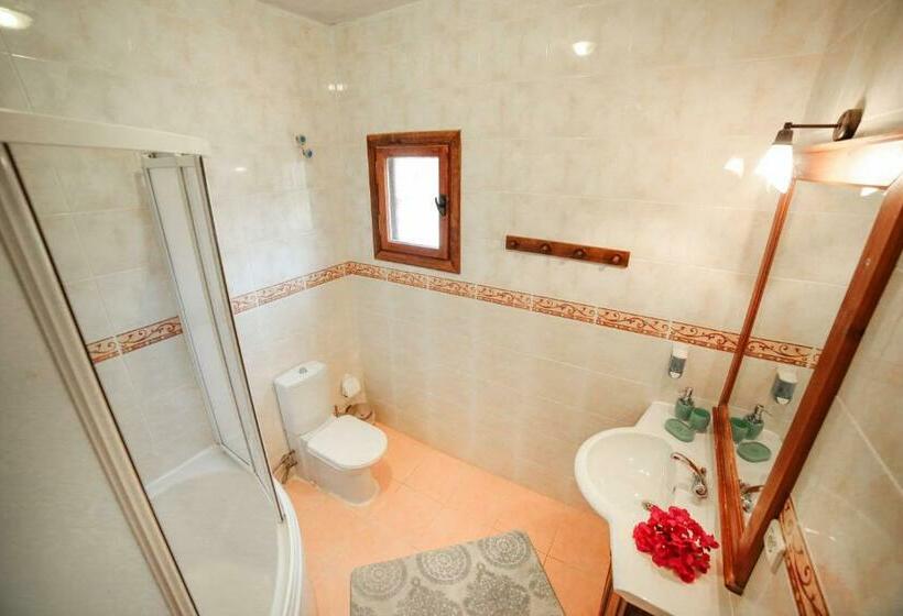 ویلای 3 خوابه, Kleo Cottages