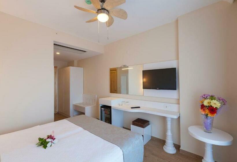 标准间带阳台, Kumluk Otel