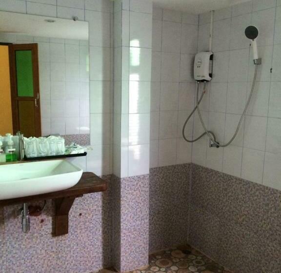 Семейный Номер, Apple Beachfront Resort