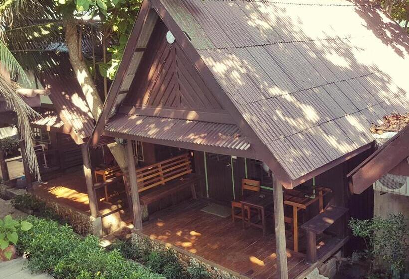 Семейное Бунгало, Apple Beachfront Resort