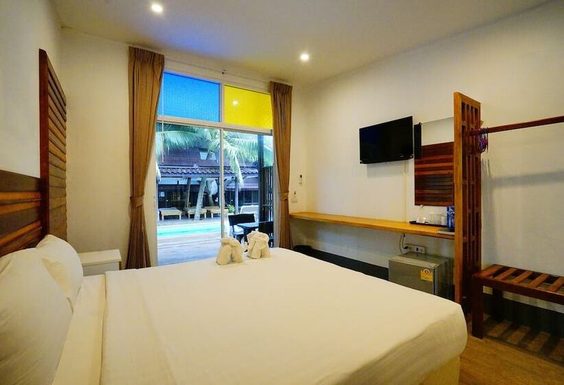 Номер Deluxe Вид на Бассейн, Apple Beachfront Resort