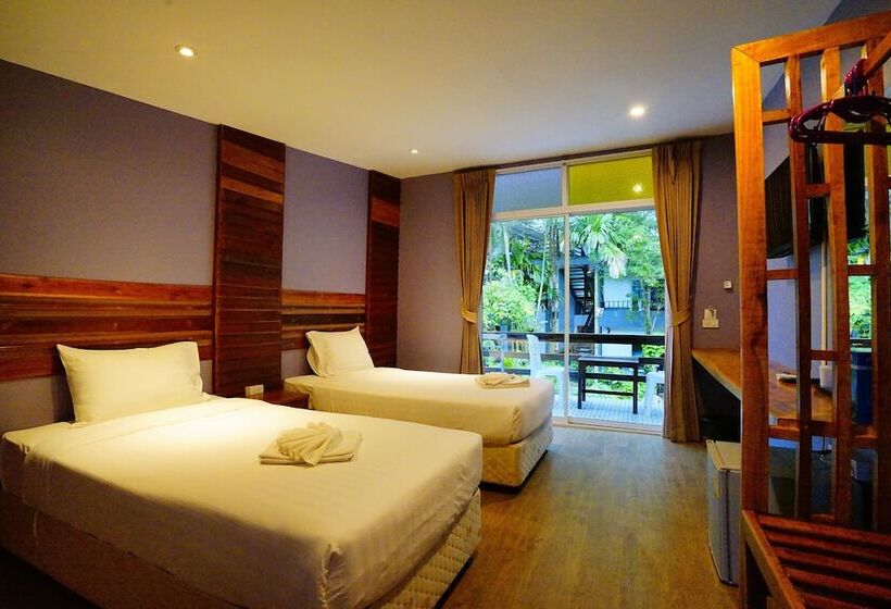 Номер Deluxe Вид на Бассейн, Apple Beachfront Resort