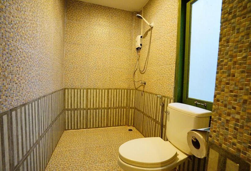 Семейный Номер, Apple Beachfront Resort