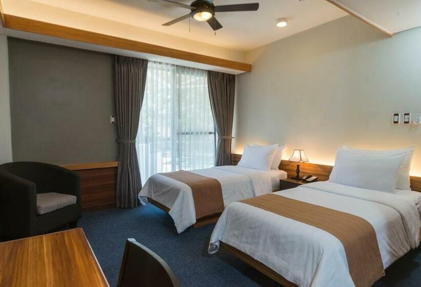 Номер Superior, Grand Sierra Pines Baguio