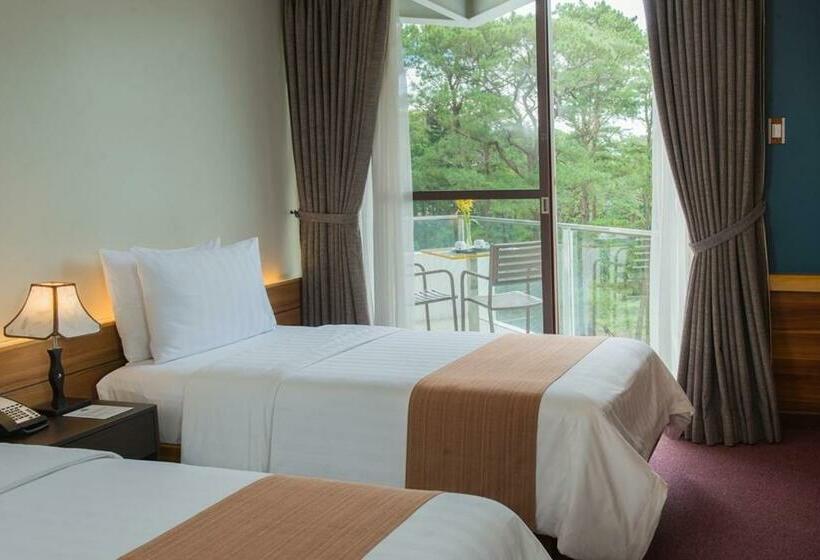 Номер Superior, Grand Sierra Pines Baguio