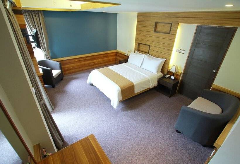 Номер Deluxe, Grand Sierra Pines Baguio