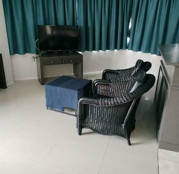 سوییت جونیور لوکس, Jomtien Longstay Hotel   Sha Plus Certified