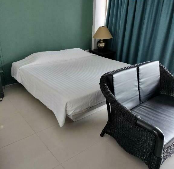 سوییت جونیور لوکس, Jomtien Longstay Hotel   Sha Plus Certified