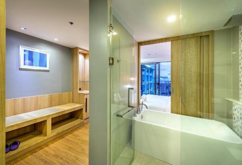 اتاق لوکس با چشم‌انداز استخر, Plaai Prime Hotel Rayong Sha Extra Plus