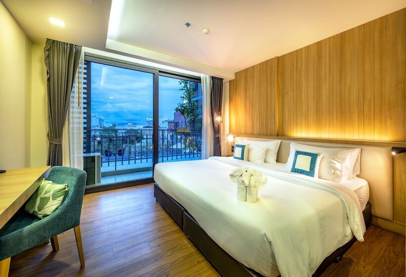 اتاق لوکس با چشم‌انداز استخر, Plaai Prime Hotel Rayong Sha Extra Plus