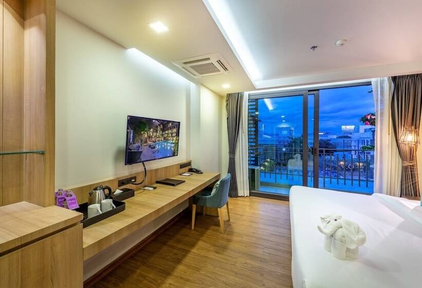 اتاق لوکس با چشم‌انداز استخر, Plaai Prime Hotel Rayong Sha Extra Plus