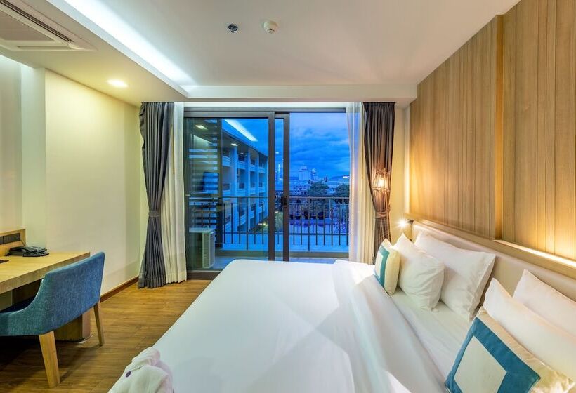 اتاق لوکس با چشم‌انداز استخر, Plaai Prime Hotel Rayong Sha Extra Plus
