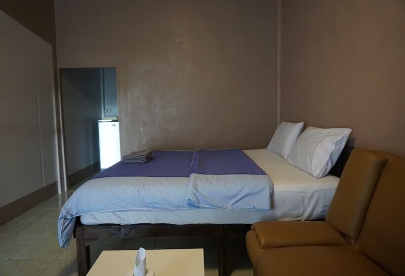 Номер Стандарт Трехместный, Ann Hostel