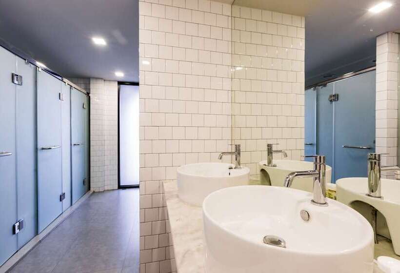 공동 객실, Snoozz Hotel Krabi