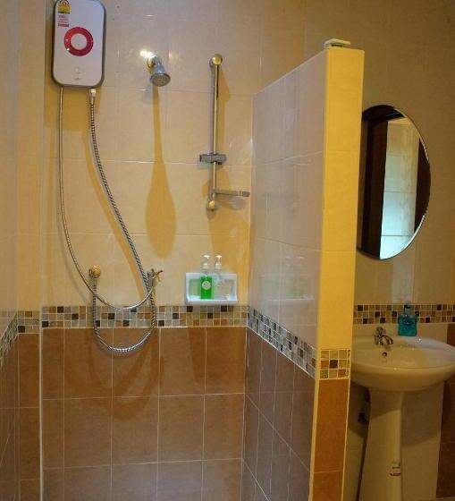 اتاق استاندارد چهار تخته, Chanpraya Resort