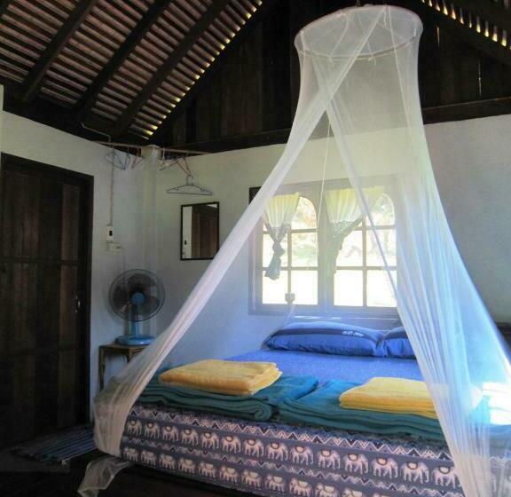 스탠다드 방갈로, Phanom Bencha Mountain Resort