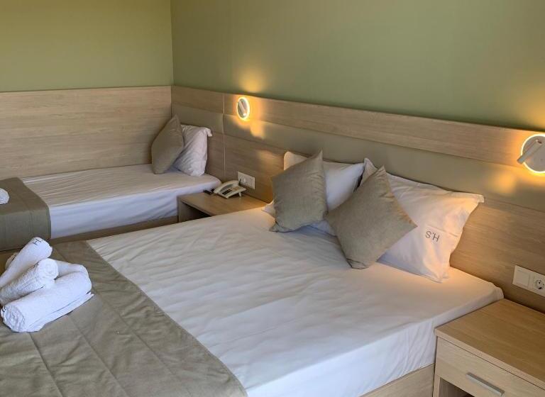 Трехместный Номер Классика, Siviris Golden Beach