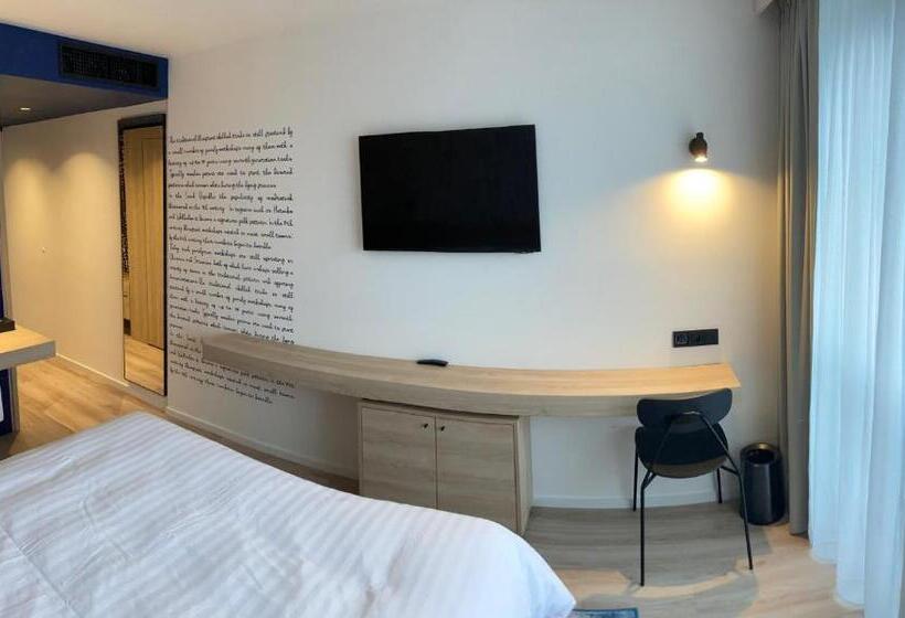 اتاق لوکس با بالکن, Ibis Styles Relax Roznov Pod Radhostem