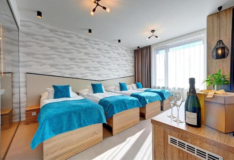 جناح مزود بجاكوزى, Wellness Hotel Fénix