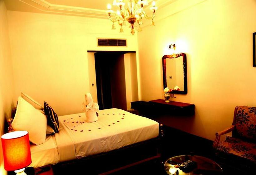 غرفة ديلوكس, Kamal Palace