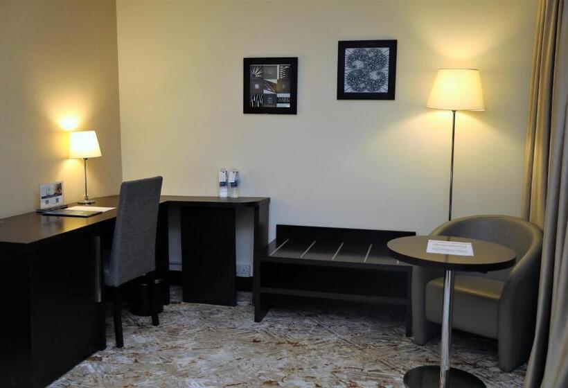 سوئیت با چشم‌انداز رودخانه, Babylon Rotana
