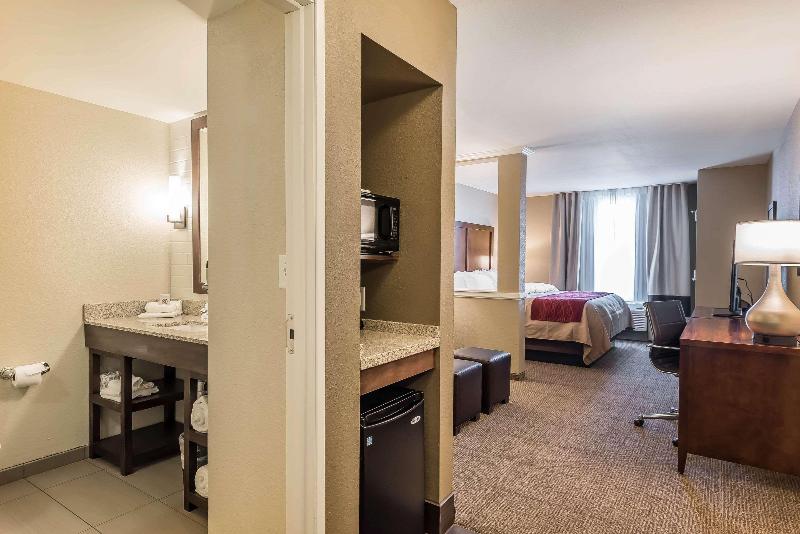 Люкс Кровать Кинг, Comfort Inn & Suites Sidney I 80