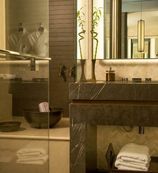 Standard Room, Fairmont Quasar Istanbul