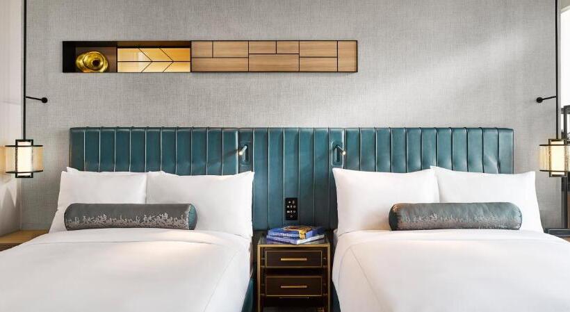 Standard Room, Fairmont Quasar Istanbul