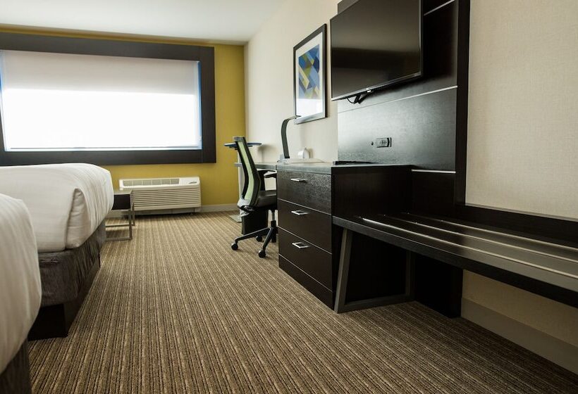 Номер Стандарт, Holiday Inn Express & Suites   Marietta, An Ihg