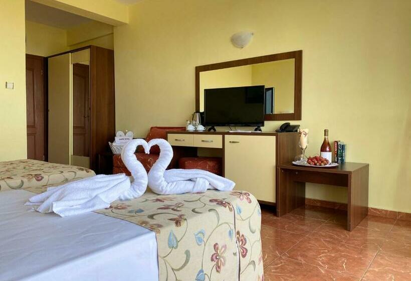 Quarto Estandar com Sacada, Zaara
