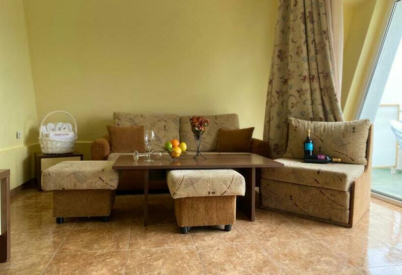 Apartamento 1 Dormitório com Sacada, Zaara