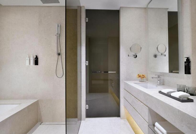 Номер Deluxe, La Ville Hotel & Suites City Walk Dubai, Autograph Collection