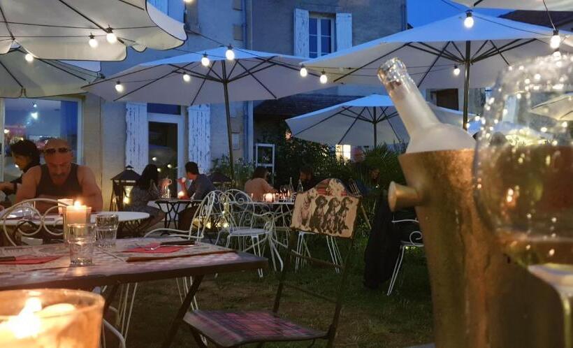اتاق استاندارد با چشم‌انداز کوهستان, La Villa Du 15   Chambres Indépendantes & Autonomes Du Restaurant La Maison   Clim Et Piscine Chauff