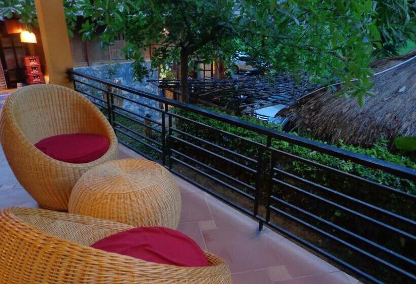 اتاق استاندارد سه نفره, Mai Chau Nature Lodge   Hostel