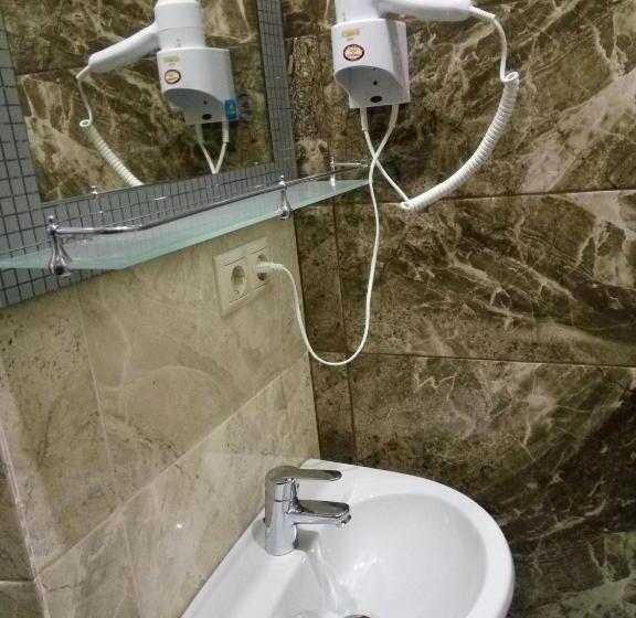 سوئیت جونیور خانوادگی, Gega