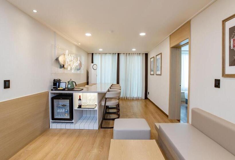 Королевский Люкс, Kensington Resort Seorak Beach