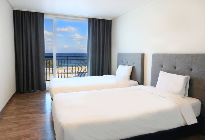 Королевский Люкс, Kensington Resort Seorak Beach