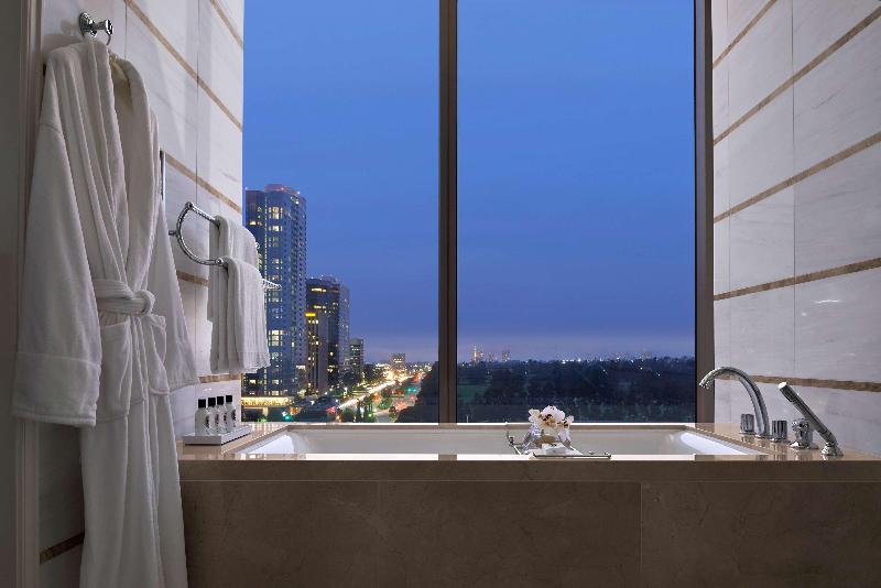 سوییت جونیور لوکس, Waldorf Astoria Beverly Hills