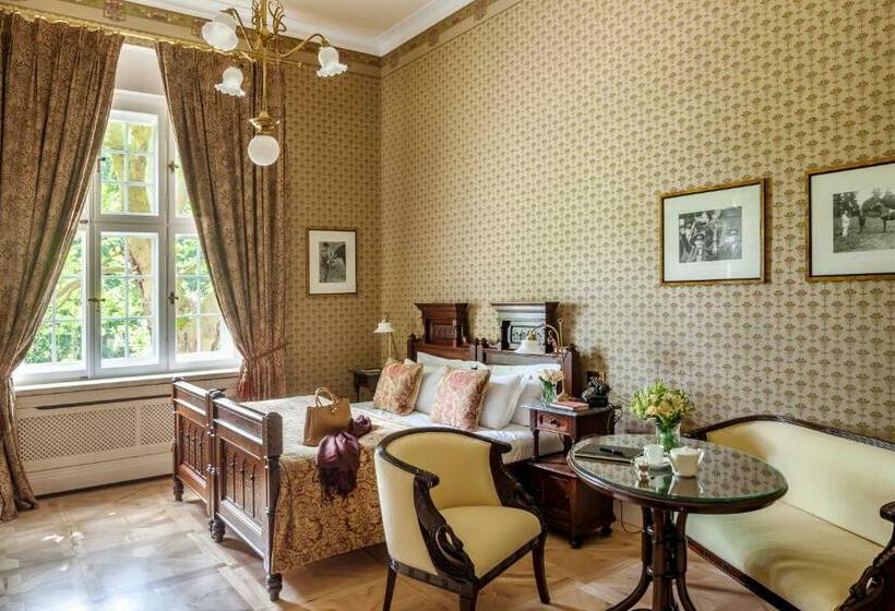 Номер Executive Кровать Кинг, Pałac Ciekocinko Hotel Resort & Wellness