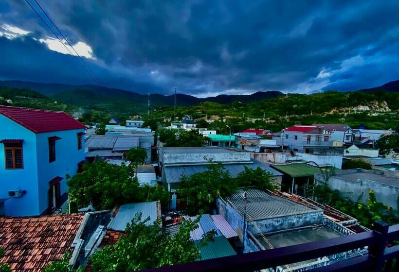 اتاق استاندارد با بالکن و چشم‌انداز دریا, Vũng Găng