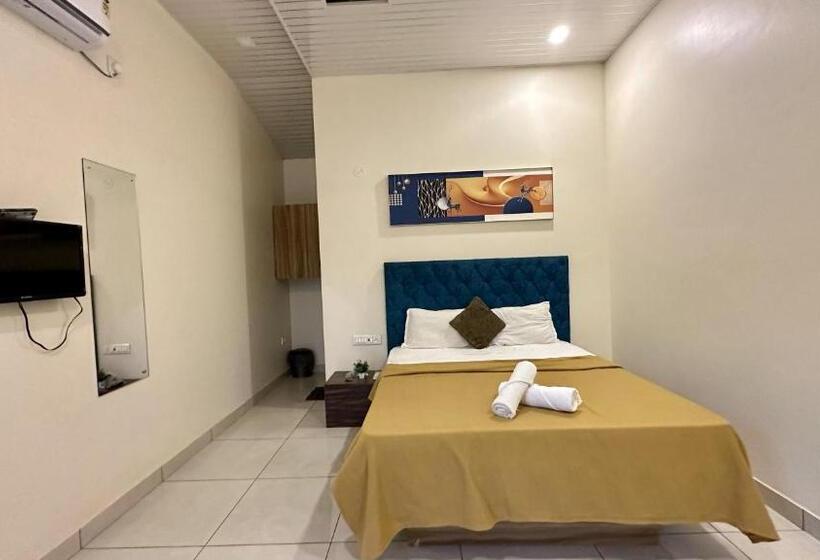 Номер Deluxe с Балконом, Hrishivan Resort Nagaon