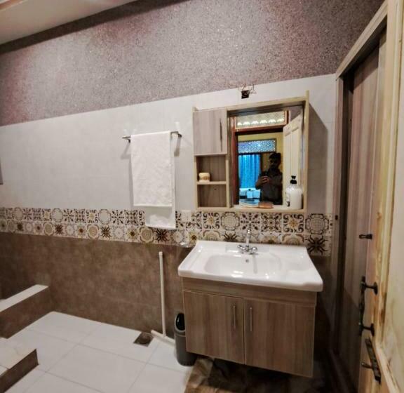 اتاق لوکس, Lexus Grand Hotel, Islamabad